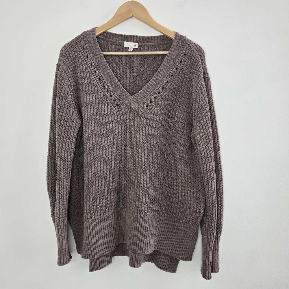 SO Women's V-Neck Taupe Colored Sweater Size Small